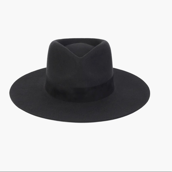 Lack of color black hat - Picture 4 of 5